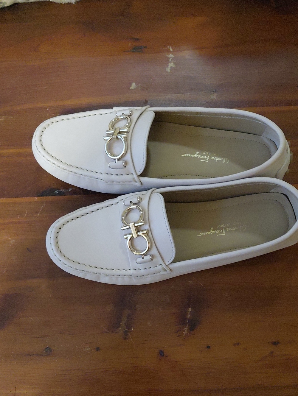 Salvatore Ferragamo Ivory Leather Gancini Loafers with Gold Hardware